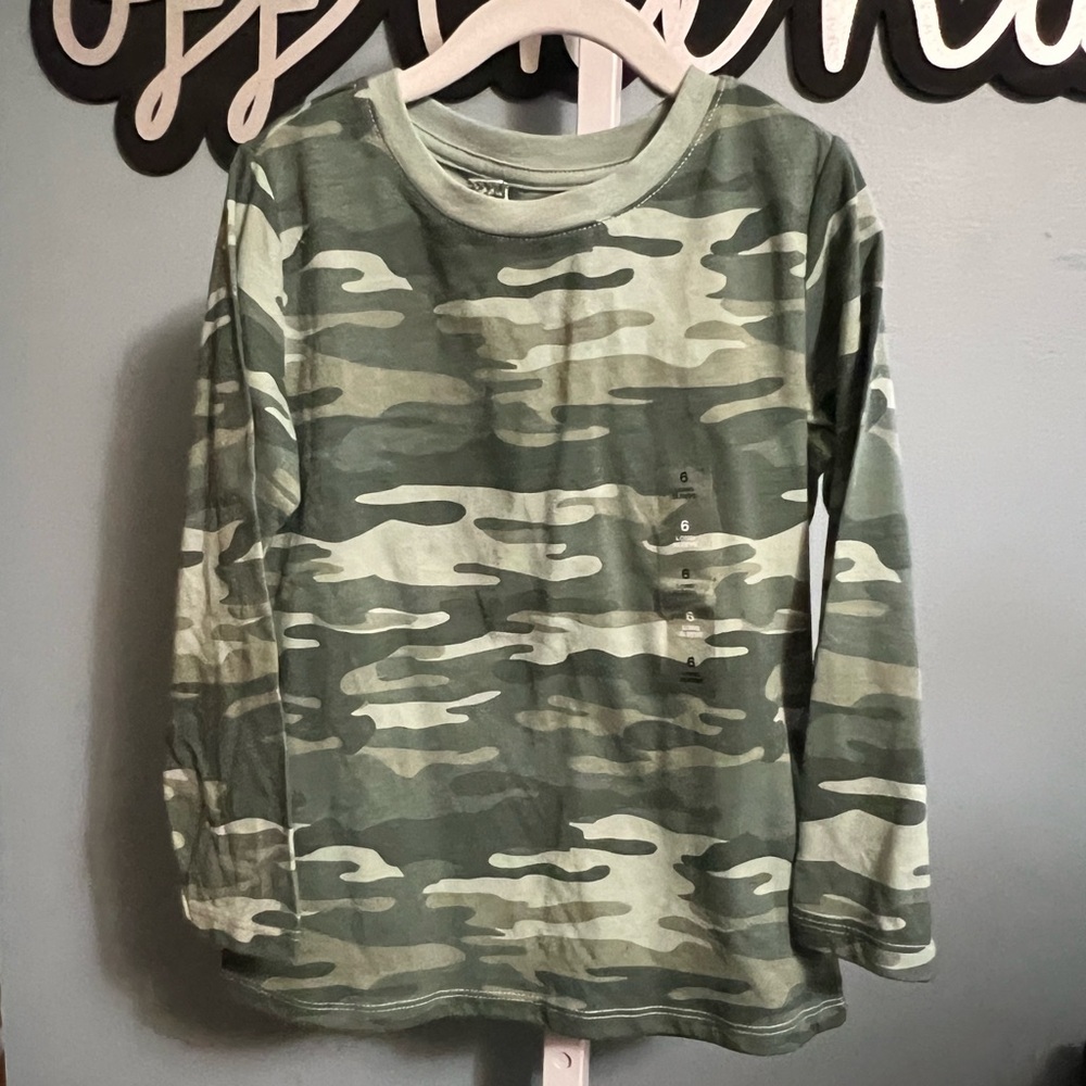 Epic Threads Green Camo Long Sleeve Camo Shirt NWT 6